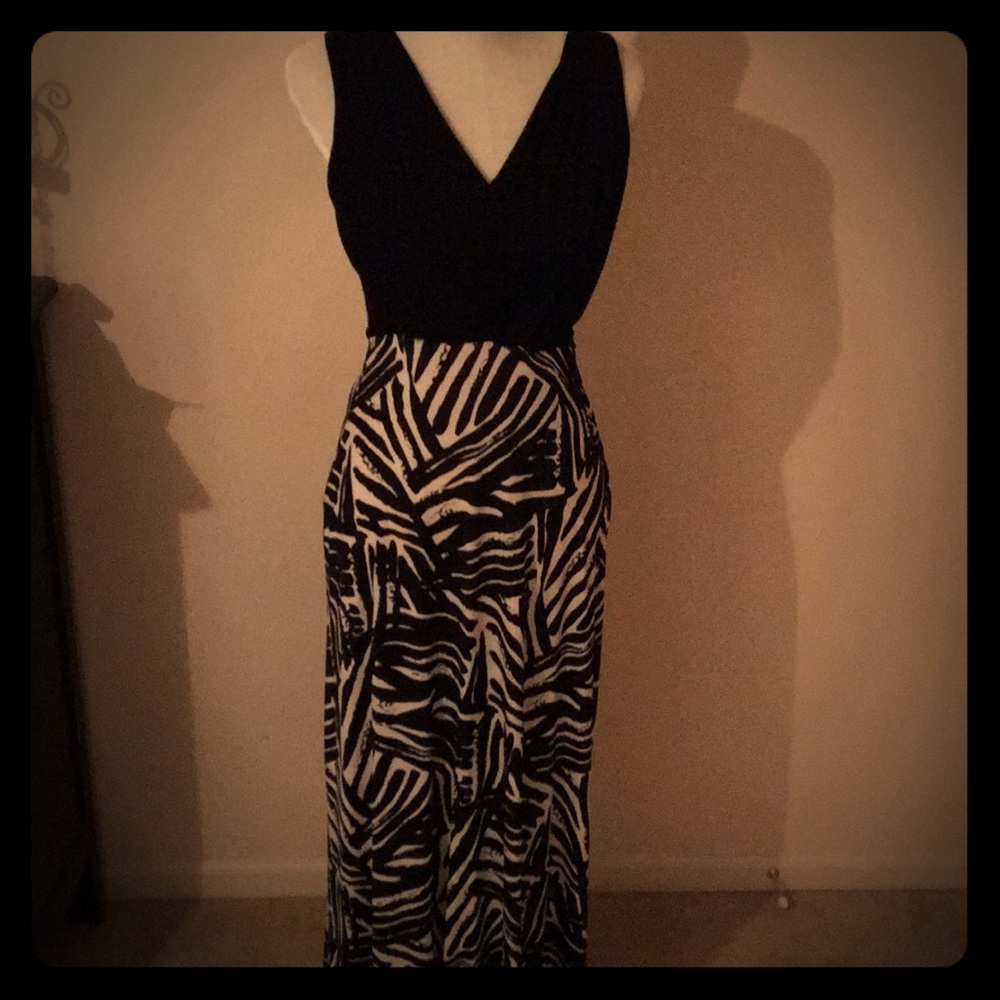 Gilli Tahj Knit Maxi Dress